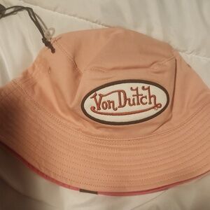 Von Dutch Bucket hat